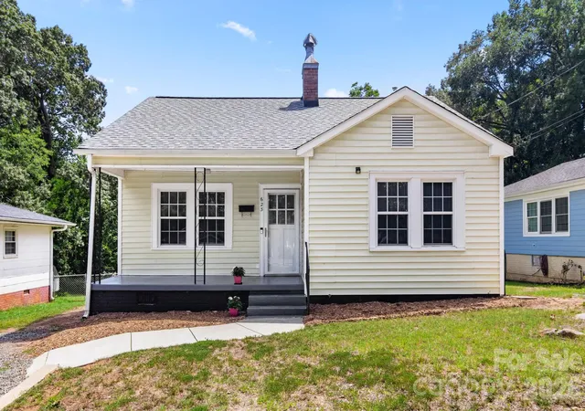 1st image of 623 E 4th Ave, Gastonia, NC 28054 | MLS# 4404617