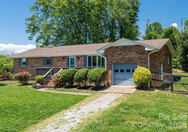 Photo 3 of Single family home for sale at 187 Sheehan Rd, Fletcher, NC 28732 | MLS# 4404622 | Listing updated on 2026-08-22