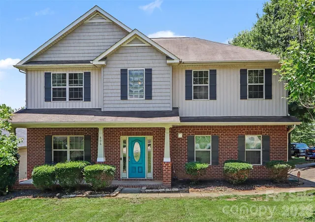 Photo 1 of Single family home for sale at 806 Brooke Nicole Pl, Charlotte, NC 28213 | MLS# 4404624 | Listing updated on 2026-08-31