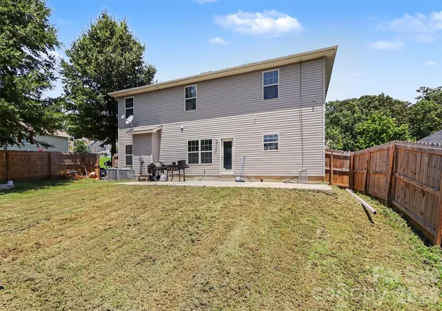 Photo 2 of Single family home for sale at 806 Brooke Nicole Pl, Charlotte, NC 28213 | MLS# 4404624 | Listing updated on 2026-08-31