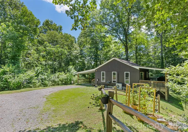 2nd image of 322 Mckenzie Pl, Waynesville, NC 28785 | MLS# 4404644