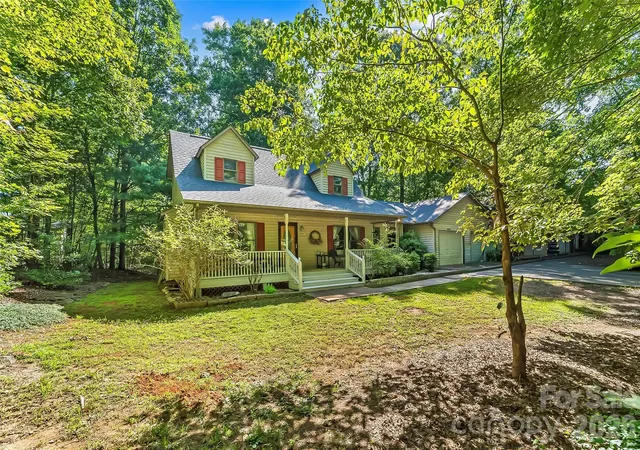Photo 4 of Single family home for sale at 34 Lakeside Dr, Marion, NC 28752 | MLS# 4404651 | Listing updated on 2026-09-03