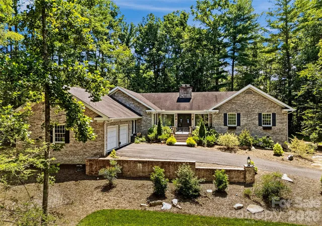 2nd image of 4 Hemlock Rd, Asheville, NC 28803 | MLS# 4404677