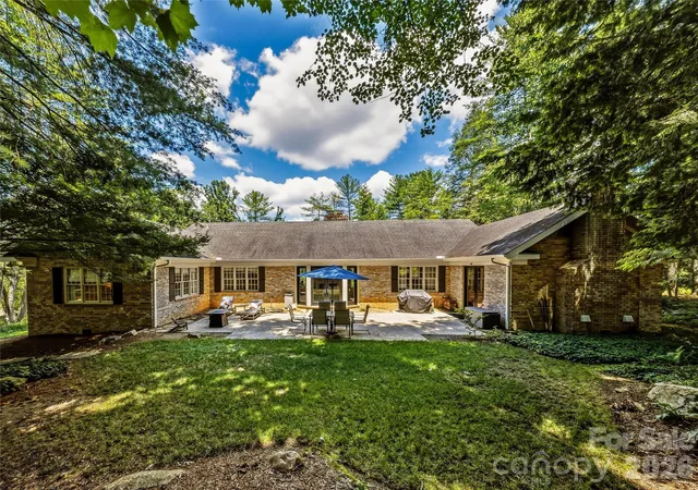 3rd image of 4 Hemlock Rd, Asheville, NC 28803 | MLS# 4404677