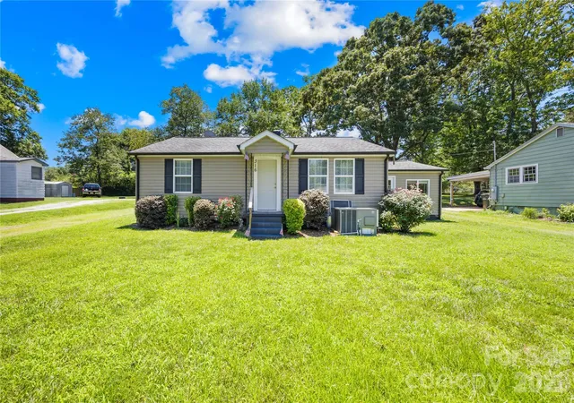 1st image of 316 20th Ave Ne, Hickory, NC 28601 | MLS# 4404680