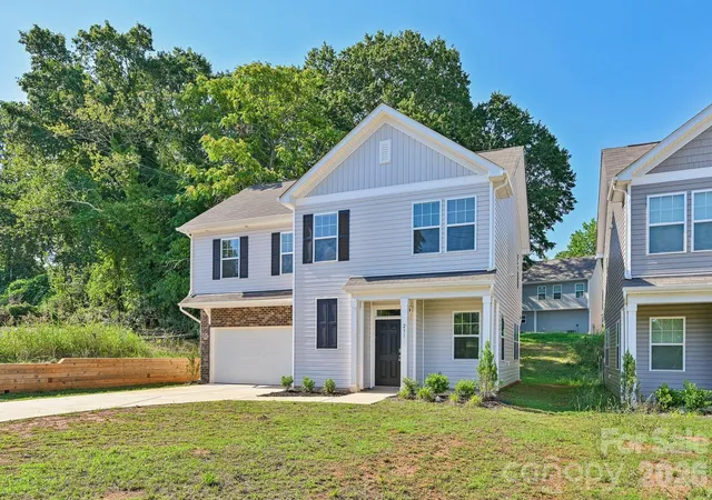 Photo 2 of Single family home for sale at 231 W Grover St, Shelby, NC 28150 | MLS# 4404688 | Listing updated on 2026-09-03