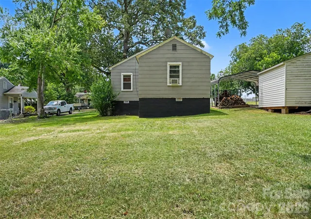 15th image of 109 S Pine St, Lowell, NC 28098 | MLS# 4404707