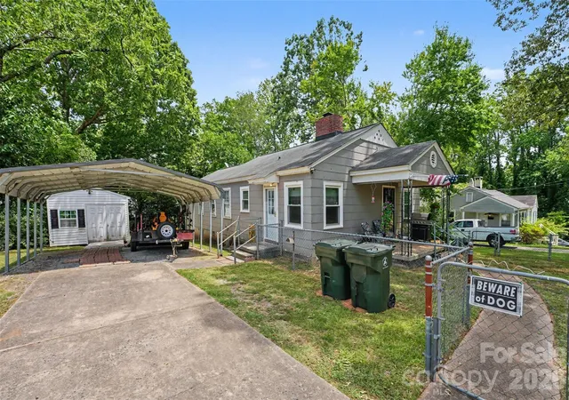 2nd image of 109 S Pine St, Lowell, NC 28098 | MLS# 4404707