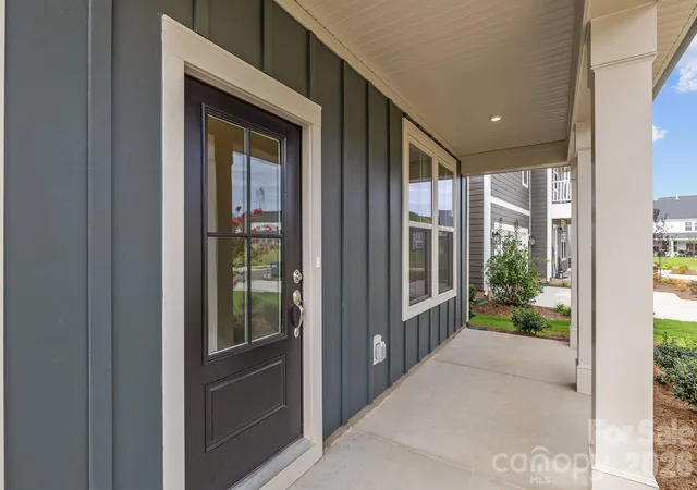 Photo 3 of Single family home for sale at 1284 Aft Ln, York, SC 29745 | MLS# 4404712 | Listing updated on 2026-10-06