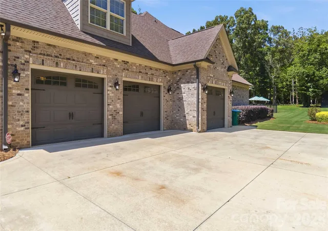 Photo 3 of Sale Pending at 1017 Biggers Farm Ct, Indian Trail, NC 28079 | MLS# 4404718 | Listing updated on 2026-09-22