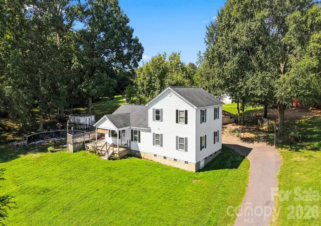 Photo 2 of Single family home for sale at 1261 Davis Rd, Lincolnton, NC 28092 | MLS# 4404751 | Listing updated on 2026-09-28
