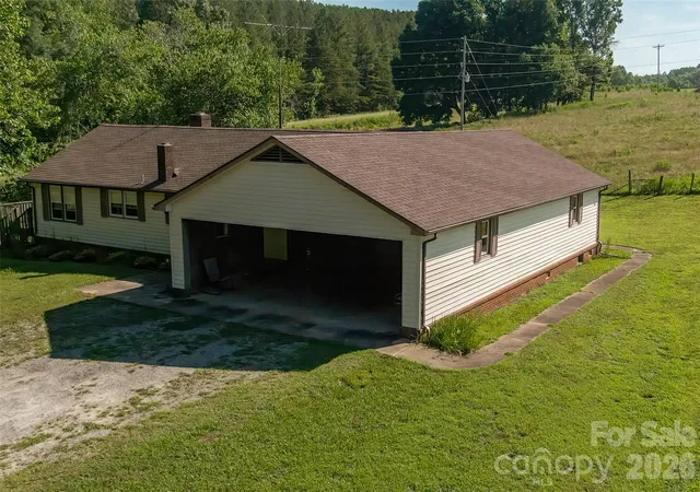 Photo 2 of Single family home for sale at 621 Pleasant Grv Rd, Rutherfordton, NC 28139 | MLS# 4404758 | Listing updated on 2026-09-28