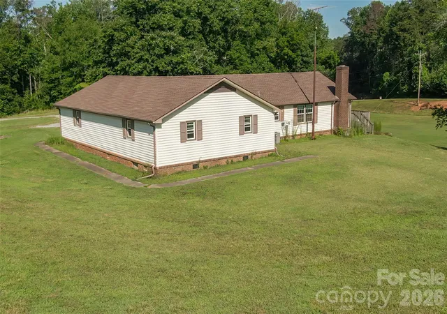 Photo 3 of Single family home for sale at 621 Pleasant Grv Rd, Rutherfordton, NC 28139 | MLS# 4404758 | Listing updated on 2026-09-28