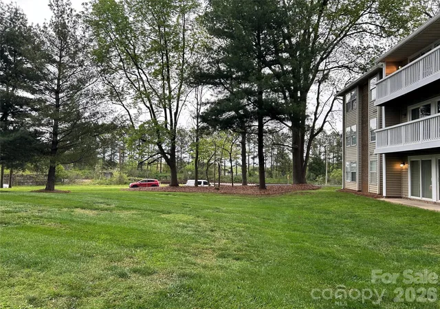 Listing Photo 2 - Condo for sale in building located at 1645 Arlyn Cir, Charlotte, NC 28213 - Unit #M