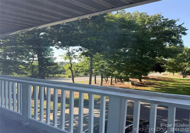 Listing Photo 4 - Condo for sale in building located at 1645 Arlyn Cir, Charlotte, NC 28213 - Unit #M
