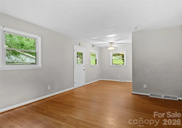 Photo 4 of Single family home for sale at 230 School Rd E, Asheville, NC 28803 | MLS# 4404778 | Listing updated on 2026-09-23