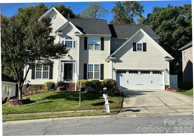 Photo 1 of Single family home for sale at 6629 Pattonsburg Dr, Charlotte, NC 28213 | MLS# 4404779 | Listing updated on 2026-10-26