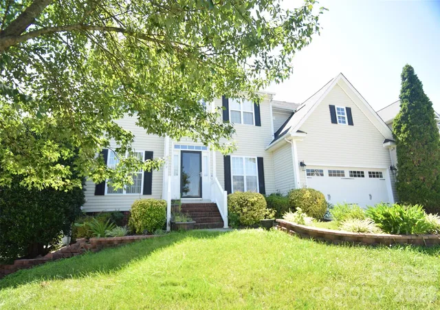 Photo 2 of Single family home for sale at 6629 Pattonsburg Dr, Charlotte, NC 28213 | MLS# 4404779 | Listing updated on 2026-10-01