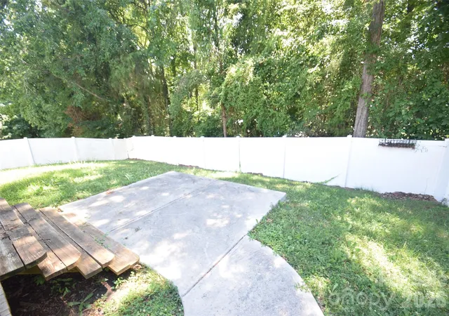 Photo 14 of Single family home for sale at 6629 Pattonsburg Dr, Charlotte, NC 28213 | MLS# 4404779 | Listing updated on 2026-10-06