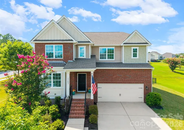 Photo 1 of Single family home for sale at 13403 Highflyer Woods Ln, Charlotte, NC 28278 | MLS# 4404795 | Listing updated on 2026-08-26