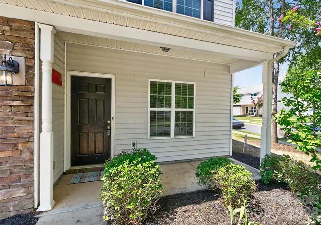 Photo 2 of Townhouse for sale at 13904 Singleleaf Ln, Charlotte, NC 28278 | MLS# 4404805 | Listing updated on 2026-09-28