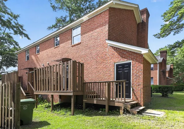 Listing Photo 2 - Condo for sale in building located at 6815-6817 Valleybrook Rd, Columbia, SC 29206