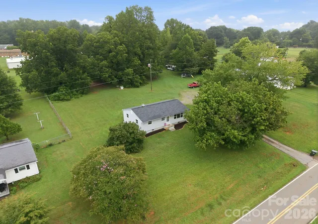 Photo 3 of Single family home for sale at 552 Old Nc 277 Rd, Bessemer City, NC 28016 | MLS# 4404820 | Listing updated on 2026-08-16