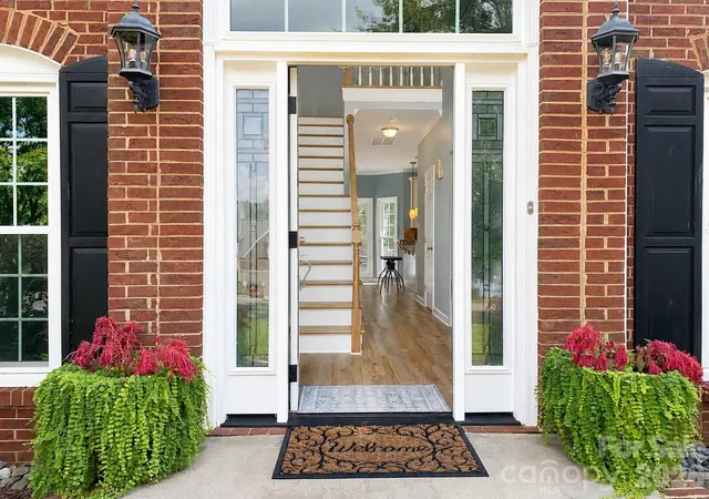 Photo 2 of Single family home for sale at 635 Highland Ridge Rd, Mooresville, NC 28115 | MLS# 4404821 | Listing updated on 2026-09-24