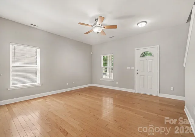 Photo 3 of Single family home for sale at 9228 Seamill Rd, Charlotte, NC 28278 | MLS# 4404827 | Listing updated on 2026-08-03