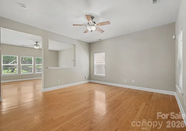 Photo 4 of Single family home for sale at 9228 Seamill Rd, Charlotte, NC 28278 | MLS# 4404827 | Listing updated on 2026-08-03