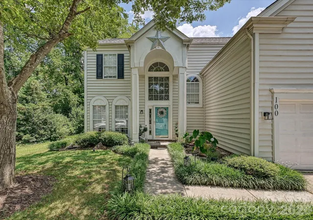 Photo 2 of Single family home for sale at 100 Aylesbury Ln, Indian Trail, NC 28079 | MLS# 4404850 | Listing updated on 2026-09-20