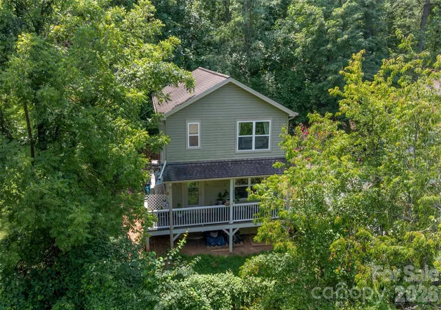 Photo 2 of Single family home for sale at 18 Old W Chapel Rd, Asheville, NC 28803 | MLS# 4404864 | Listing updated on 2026-10-02