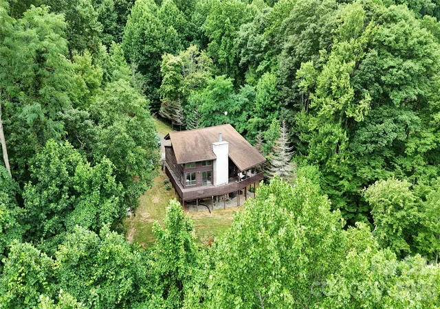 Photo 3 of Single family home for sale at 300 Buck Dr, Hot Springs, NC 28743 | MLS# 4404873 | Listing updated on 2026-08-31