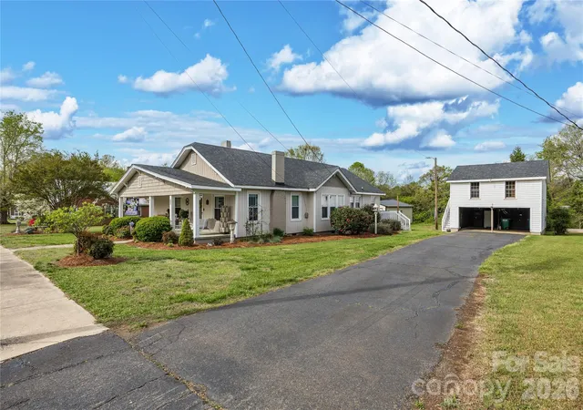 1st image of 271 N Main St, Denton, NC 27239 | MLS# 4404890