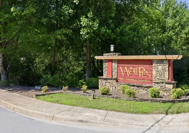 2nd image of 2705 Deermouse Wy, Hendersonville, NC 28792