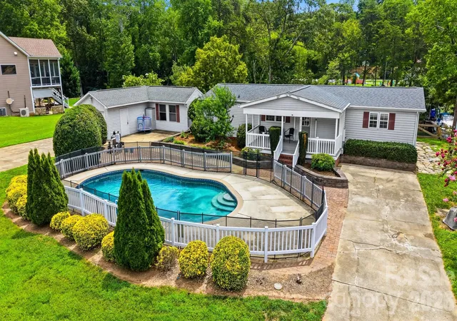 1st image of 4520 Lake Dr, Sherrills Ford, NC 28673 | MLS# 4404925