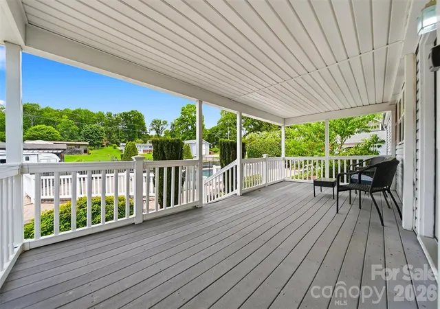 Photo 4 of Single family home for sale at 4520 Lake Dr, Sherrills Ford, NC 28673 | MLS# 4404925 | Listing updated on 2026-09-25
