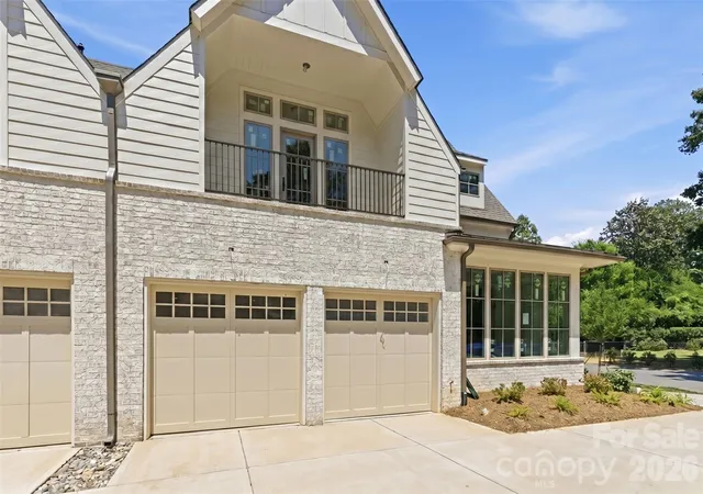 Photo 2 of Townhouse for sale at 1628 Ferncliff Rd, Charlotte, NC 28211 | MLS# 4404934 | Listing updated on 2026-08-26
