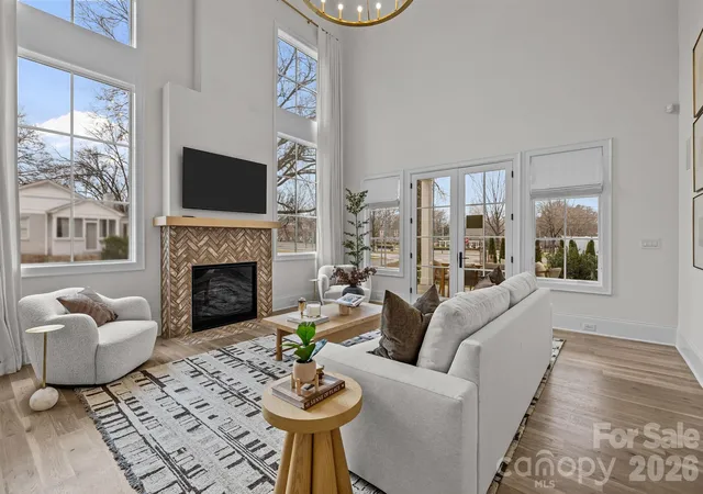 Photo 4 of Sale Pending at 1628 Ferncliff Rd, Charlotte, NC 28211 | MLS# 4404934 | Listing updated on 2026-10-29