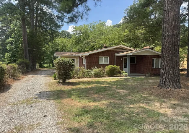 Photo 2 of Single family home for sale at 709 Sunset Dr, Salisbury, NC 28147 | MLS# 4404940 | Listing updated on 2026-07-20