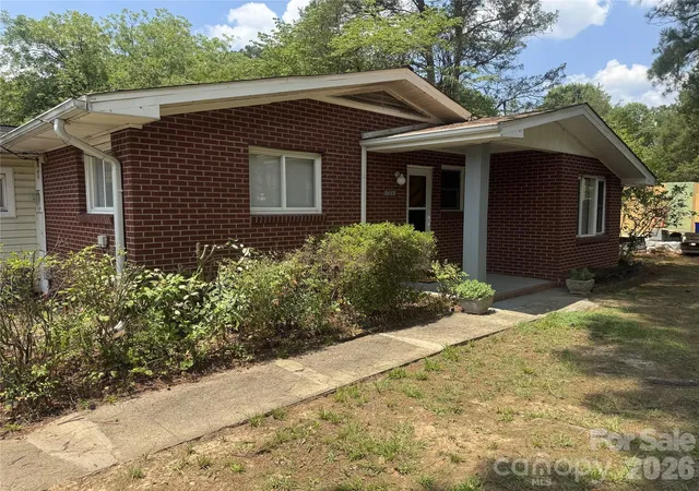Photo 4 of Single family home for sale at 709 Sunset Dr, Salisbury, NC 28147 | MLS# 4404940 | Listing updated on 2026-07-20