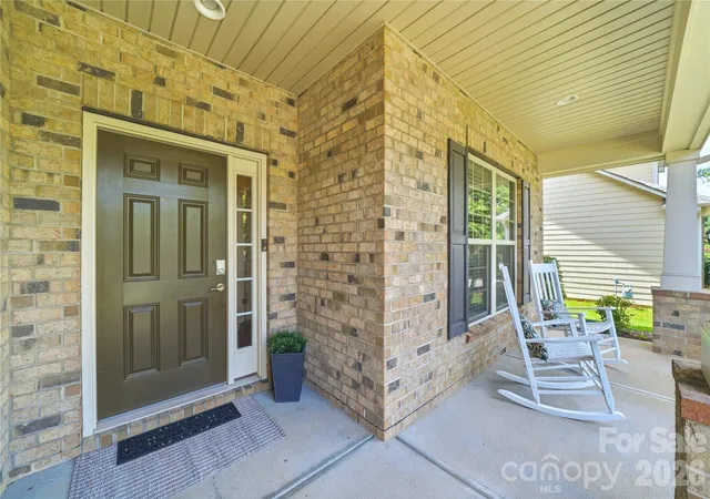 Photo 1 of Single family home for sale at 11141 Crane Crk Dr, Charlotte, NC 28278 | MLS# 4404945 | Listing updated on 2026-09-18