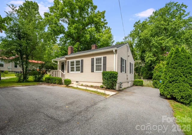 3rd image of 839 Kanuga Rd, Hendersonville, NC 28739 | MLS# 4404964