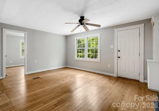 5th image of 839 Kanuga Rd, Hendersonville, NC 28739 | MLS# 4404964