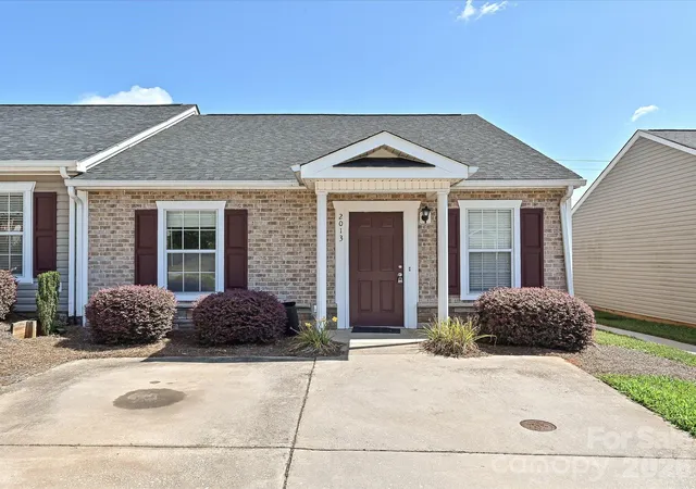 1st image of 2013 Pin Oak Pl, Cramerton, NC 28032 | MLS# 4404969