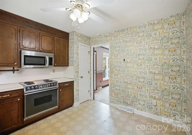 5th image of 3721 9Th Street Dr Ne, Hickory, NC 28601 | MLS# 4404973