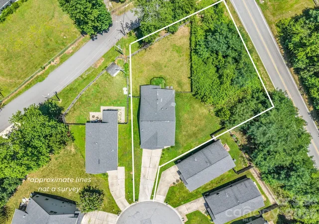 Photo 3 of Single family home for sale at 198 N River Rd, Fletcher, NC 28732 | MLS# 4404977 | Listing updated on 2026-08-26