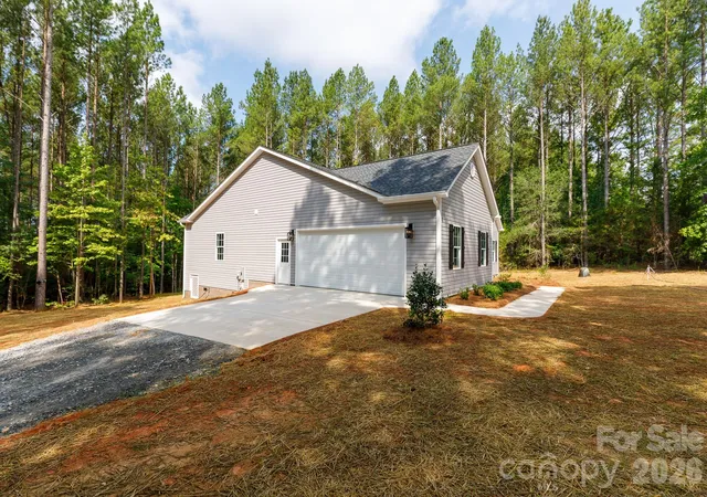 Photo 2 of Single family home for sale at 2902 Peden Brg Rd, Richburg, SC 29729 | MLS# 4404992 | Listing updated on 2026-08-26