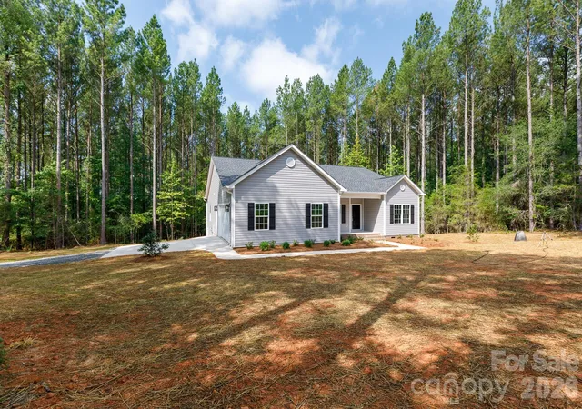 Photo 3 of Single family home for sale at 2902 Peden Brg Rd, Richburg, SC 29729 | MLS# 4404992 | Listing updated on 2026-08-26