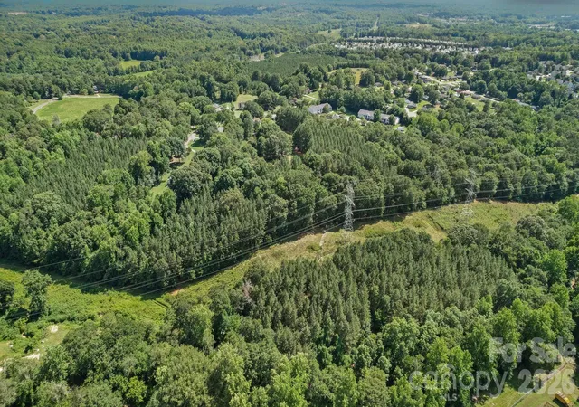 Photo 3 of Single family home for sale at 606 Robinson Clemmer Rd, Dallas, NC 28034 | MLS# 4405008 | Listing updated on 2026-09-02